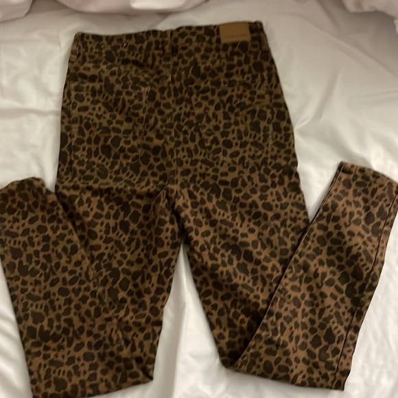 American eagle leopard print curvy super high rise jegging size 8R - Picture 3 of 3